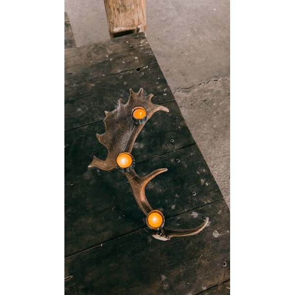 Dovhjorthorn med 3 värmeljushållare i rostfri metall