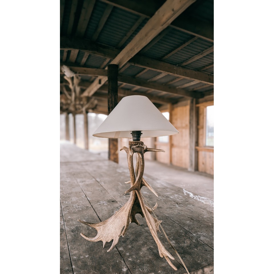 Dovhjorthorn bordslampa med lampskärm