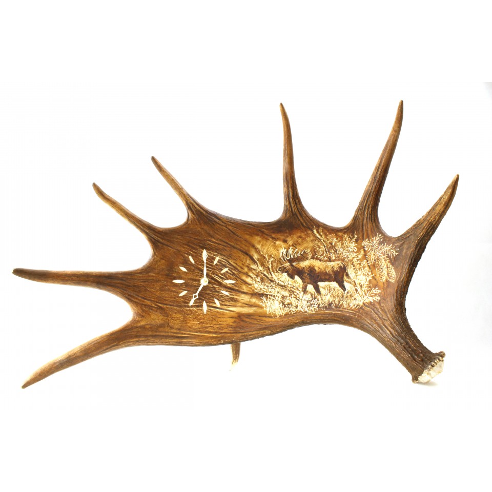 Älghornsklocka med älggravyr