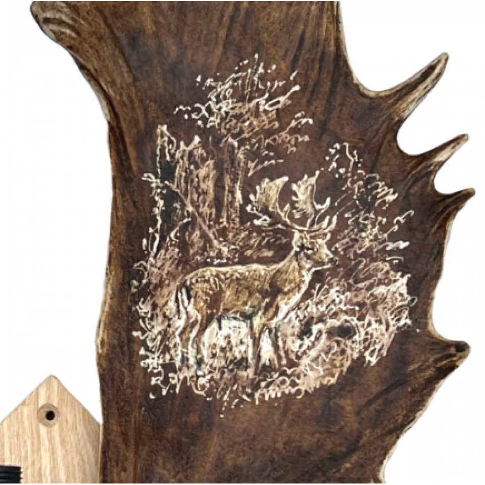 Mindre dovhjorthorn vägglampa med hjortgravyr naturlig 35cm Mindre dovhjorthorn vägglampa med hjortgravyr naturlig 35cm