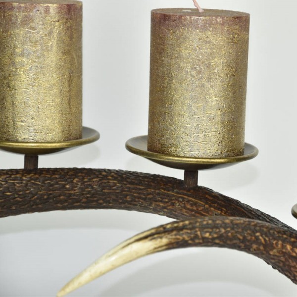 Hjorthorn med 4 ljushållare i mässing 